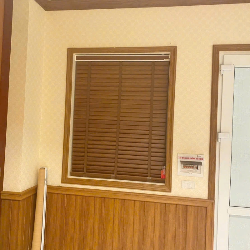 Rèm sáo gỗ cửa sổ chống nắng